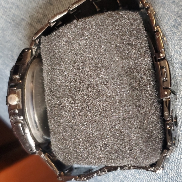 Watch - Picture 2 of 3